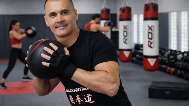 Jak zwiększyć siłę ciosu? Ćwiczenia, które poleca trener personalny