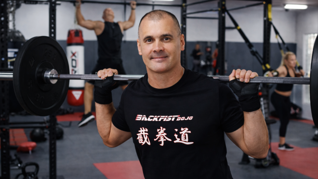 Trening siłowy pod MMA – jak nie stracić dynamiki? Poradnik eksperta